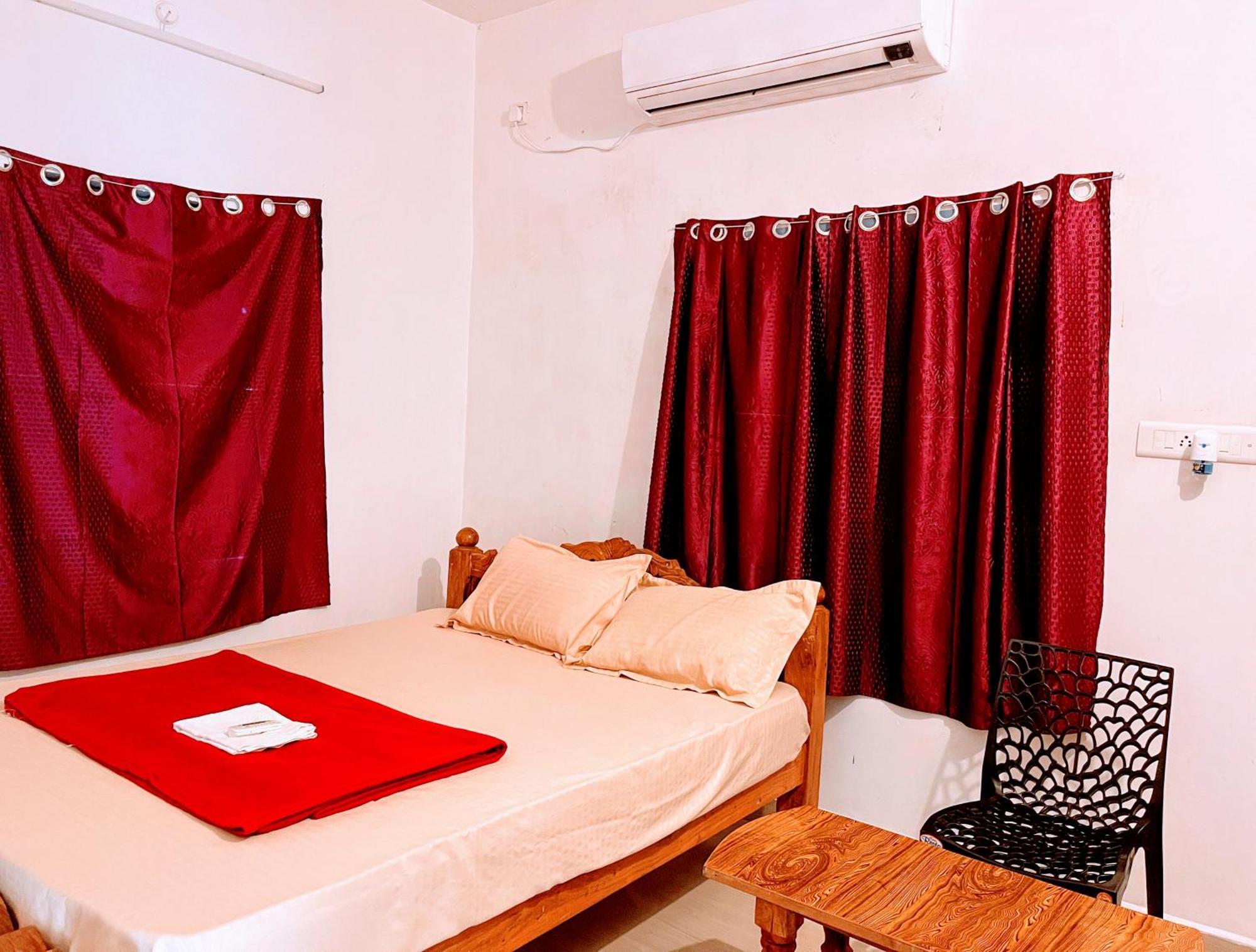 Gt Guest House Virāmpattinam Eksteriør billede